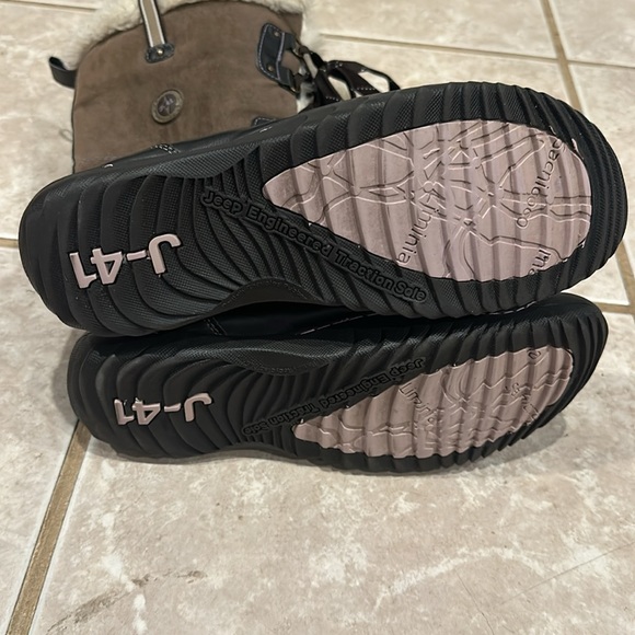 Jeep J-41 tan and brown faux fur winter boots - Picture 6 of 8